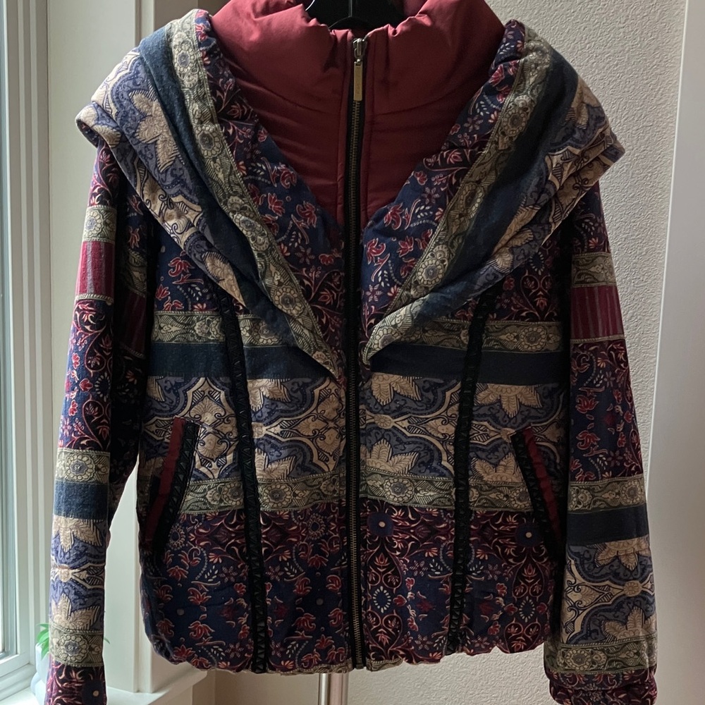 Stylish Women's Multicolor Puffer Jacket
